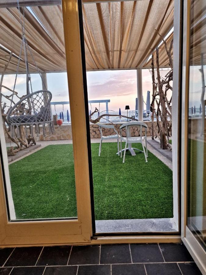 Beach Suites - By Lido Scalzone Castel Volturno Exterior foto